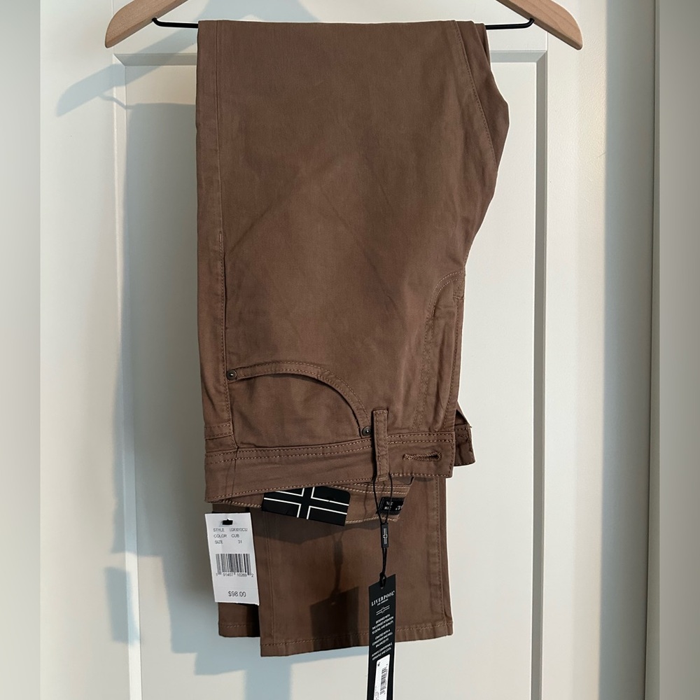 Liverpool Regent relaxed straight chinos in size 31x32, color cub.